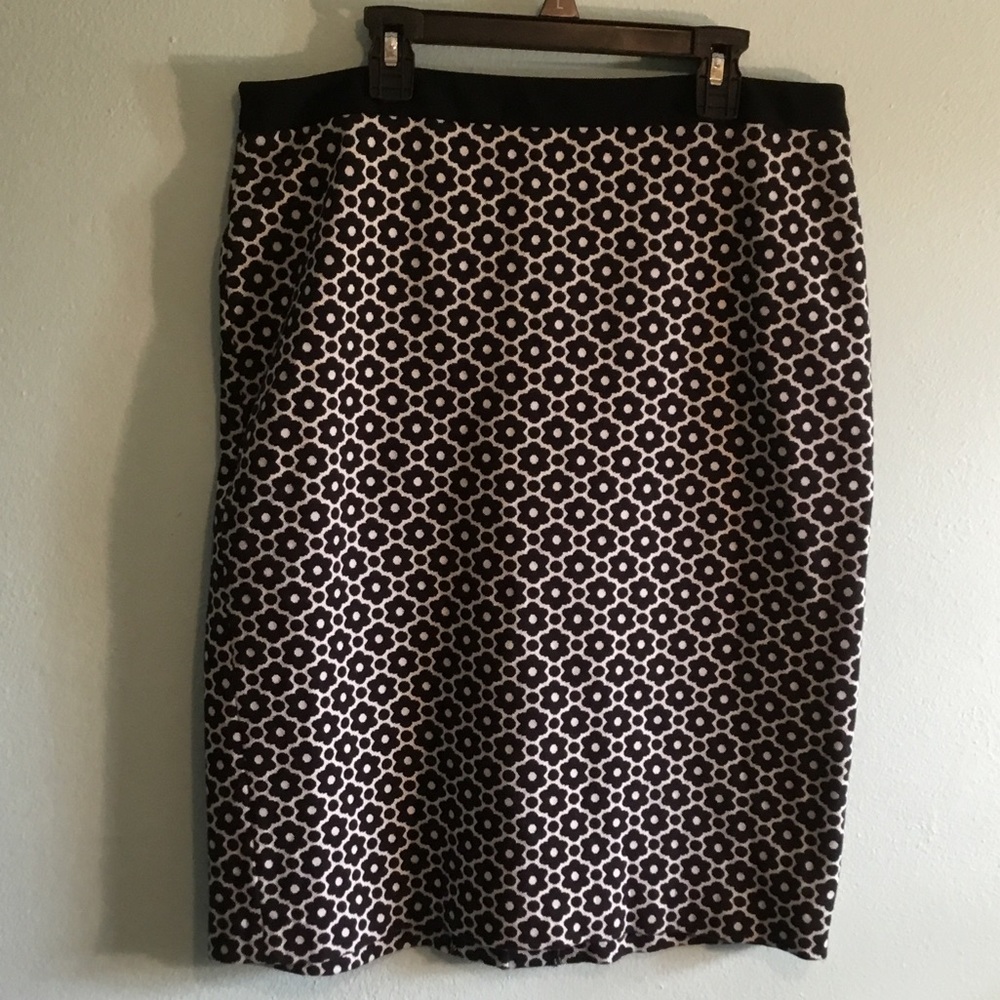 Talbots Black and White Geometric Pencil Skirt